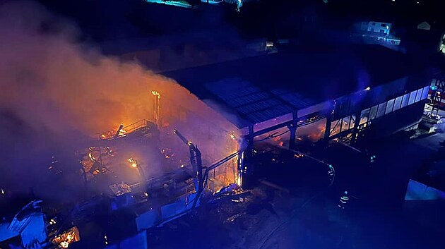 Ve Slavonic�ch vyho�ela hala pily. (3. �ervna 2023)