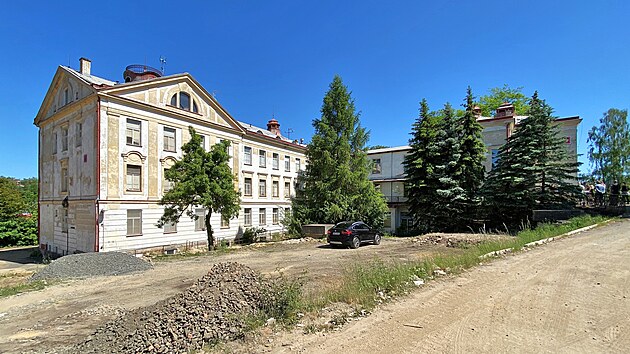 Pavilon M karlovarsk� krajsk� nemocnice �ek� zanedlouho demolice. Objekt je u� prakticky vyklizen�.