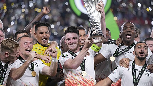 Futbol oyuncusu