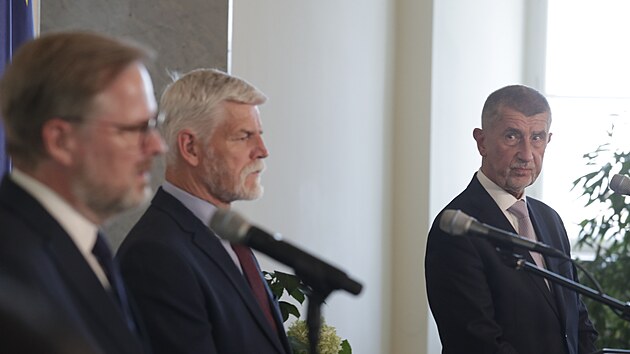 Prezident Petr Pavel se seel s premirem Petrem Fialou a ldrem opozice Andrejem Babiem. (2. ervna 2023)