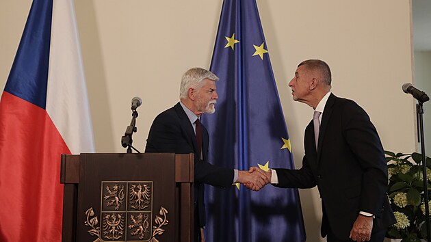 Prezidentt rivalov Petr Pavel a Andrej Babi jednali spolu s premirem Petrem Fialou o NATO i energetice. (2. ervna 2023)