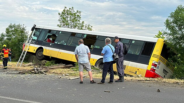 Nehoda autobusu MHD v Litvínově (9. června 2023)