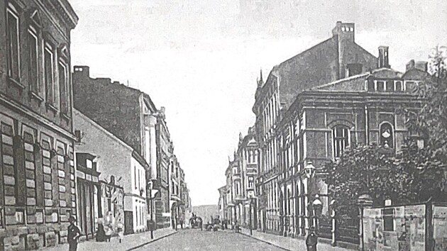 Pohled do Sokolské ulice od křížení s ulicí 28. října okolo roku 1910