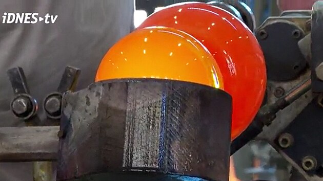 Devn svalk se mus neustle namet ve vod, asem se vak vypl a mus se vyrobit nov.