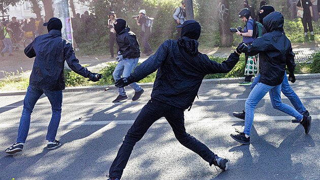 Násilné protesty levicových extremistů v Lipsku (3. června 2023)