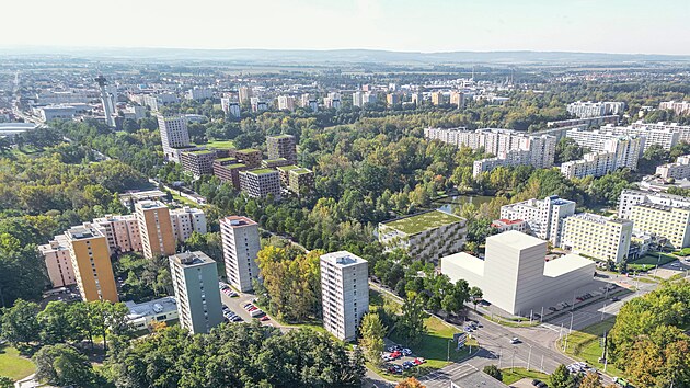 Studie ukazuje, e by se stavlo na t sti Hradeck ulice, kter je ble k sdliti Polabiny. Nvrh pot s pomrn masivn zstavbou.