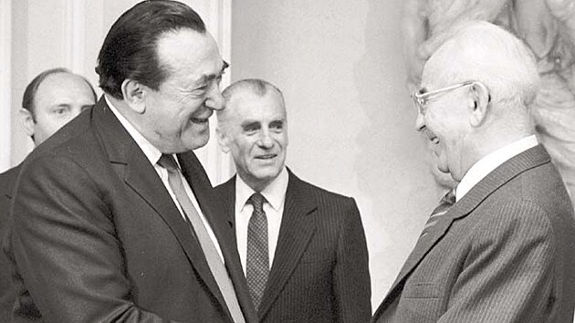 Robert Maxwell se setkal v roce 1989 s prezidentem ČSSD Husákem
