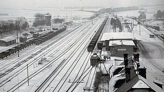 Pohled na kolejit stanice Gubczyce smrem na Krnov cca v 60. letech 20. stolet. GPS: 50.1958911N, 17.8213569E