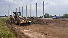 Výstavba nové haly v pr�myslové zón� v Klá�terci nad Oh�í. (�erven 2023)