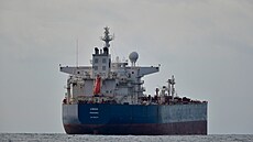 V Panam registrovaný tanker Crius ve vodách poblí Ceuty peváí ropu z Ruska,...