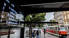 Praha zaala od roku 2021 mnit písteky na zastávkách MHD. Lidé si chválí...