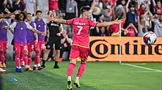 Tomá Ostrák se raduje z branky v MLS.