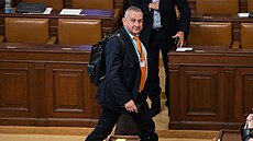 Ministr průmyslu a obchodu Jozef Síkela na mimořádné schůzi Sněmovny