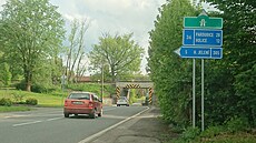 Pr�jezd kamion� po silnici I/36 mezi Borohrádkem a Holicemi znemo��uje nízká...