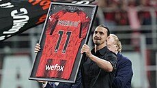Legendární švédský útočník Zlatan Ibrahimovic z  AC Milán se, právě loučí s... | na serveru Lidovky.cz | aktuální zprávy