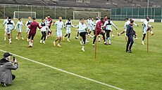 Trénink fotbalist West Hamu United na Strahov ped finále Konferenní ligy v...