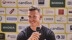 Bývalý dráha� Tomá� Bábek na tiskové konferenci k L'Etape Czech Republic.