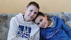 Kluci se sna�í �ít normální �ivot a s nemocí state�n� bojují.