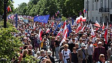 V polské Varšavě se několik tisíc lidí účastní pochodu u příležitosti 34....