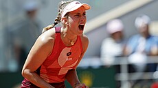 Belgianka Elise Mertensová slaví vítzství ve tetím kole na Roland Garros.