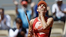 Belgianka Elise Mertensová slaví postup do osmifinále Roland Garros.