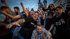Fanoušci West Hamu na Staroměstském náměstí. | na serveru Lidovky.cz | aktuální zprávy