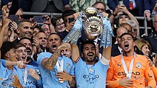 Fotbalisté Manchesteru City převzali trofej pro vítěze FA Cupu | na serveru Lidovky.cz | aktuální zprávy