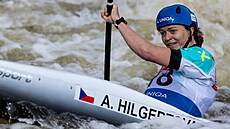 eská kajakáka Amálie Hilgertová v kanále v Troji