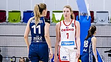 Sabína Oroszová (vlevo) ze Slovenska a Dominika Paurová z eska