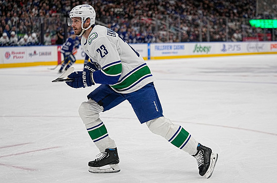 �védský obránce Oliver Ekman-Larsson v dresu Vancouveru.