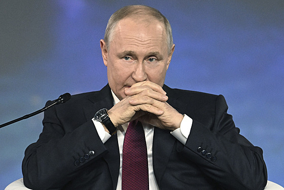 Ruský prezident Vladimir Putin na mezinárodním ekonomickém fóru v Petrohradě...