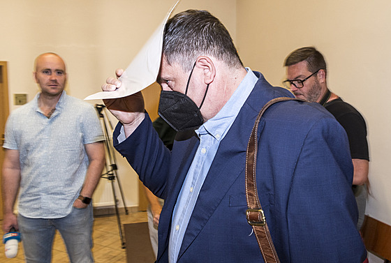 Soud v Dín eí kauzu údajn podvodného vydaných idiák ve Varnsdorfu. Na...