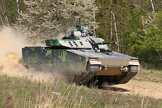Vozidla CV90 byla navr�ena speciáln� pro podmínky subpolárního podnebí a proto...