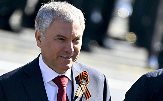 Vja�eslav Volodin na slavnostní p�ehlídce p�i oslavách Dne vít�zství na Rudém...