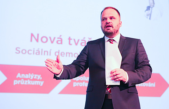 Sjezd SSD  v Plzni. Pedseda Michal marda byl zvolen na dalí období. (10. 6....