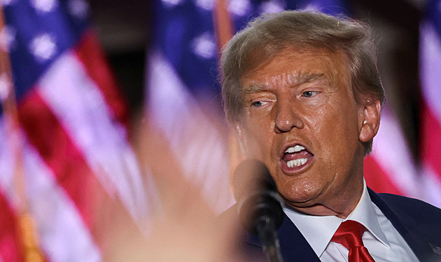 Odporné zneužití moci a zásah do voleb, komentoval Trump obvinění