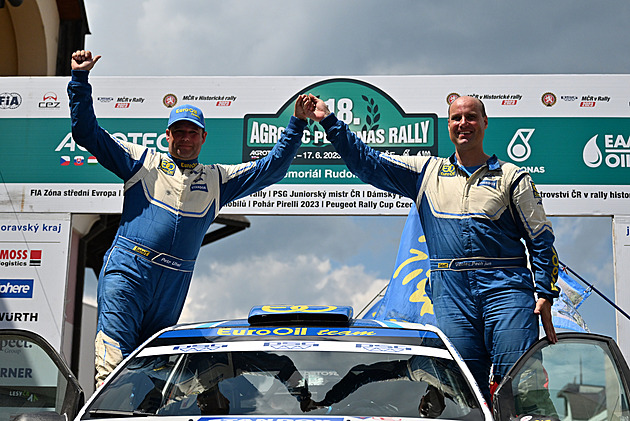 Pech vyhrál popáté Rallye Hustopeče, domácí šampionát vede Kopecký