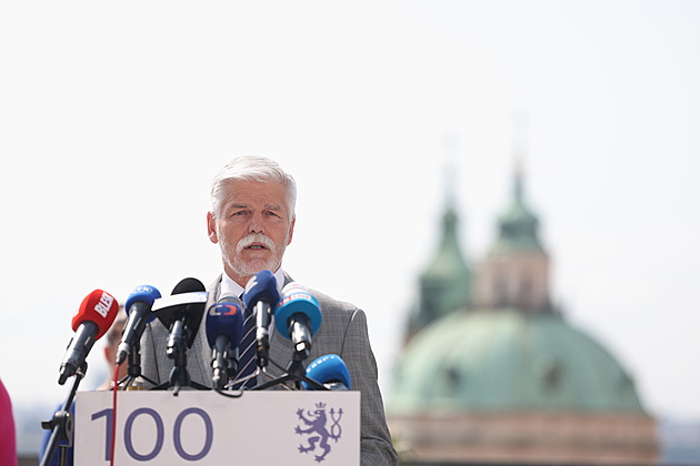 Znovu se u nás zabydlela blbá nálada, řekl Pavel. Chce najít cestu ke změně