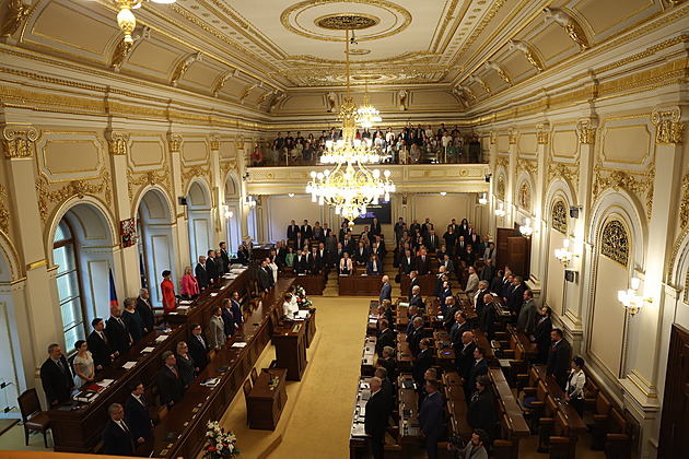 Sejdou se poslanci i vláda. Soud pokračuje v projednávání případu vraždy léčitele v Praze