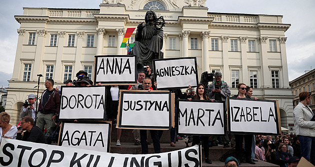 Nezabíjejte nás. V Polsku opět vypukly protesty za právo žen na potrat