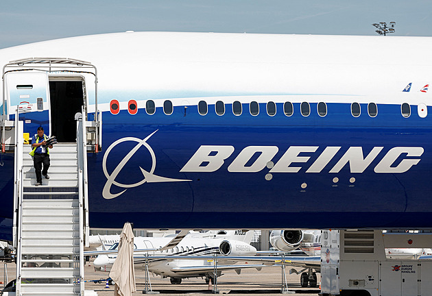 Skandály končí čistkou v Boeingu, odchází generální ředitel i další manažeři