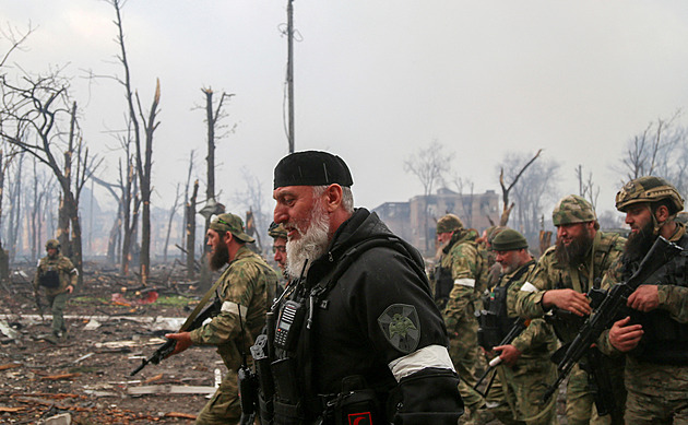 Je živ a zdráv. Kadyrov popřel zprávy o zranění svého kumpána na Ukrajině