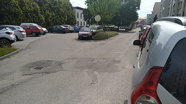 Revoluci v parkování zažije po Jihlavě i Brod, občany to bude něco stát