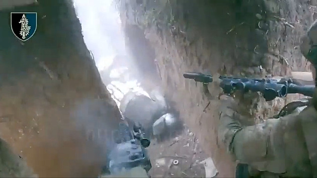 VIDEO: Přestřelka jako z Counter-Striku. Ukrajinci natočili vpád do zákopů