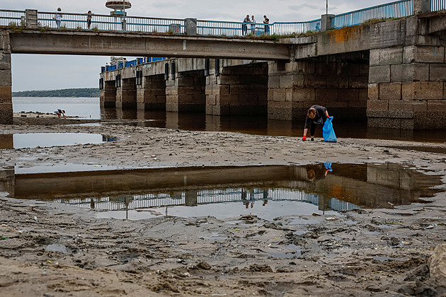 Krym vysychá. Po poklesu Dněpru přestává do kanálu od severu proudit voda