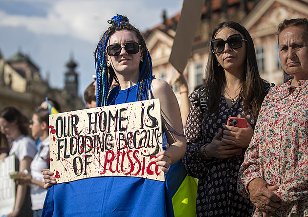 To Rusové, pamatujte. Ukrajinci si připomněli zkázu Kachovské přehrady