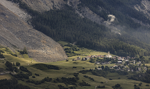 Po kamenné lavině byla páteční etapa závodu Kolem Švýcarska zkrácena