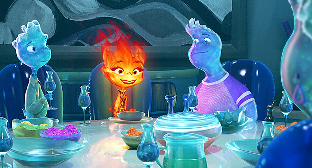 RECENZE: Pixar je Mezi živly ve svém živlu, ale příběh kulhá za animací