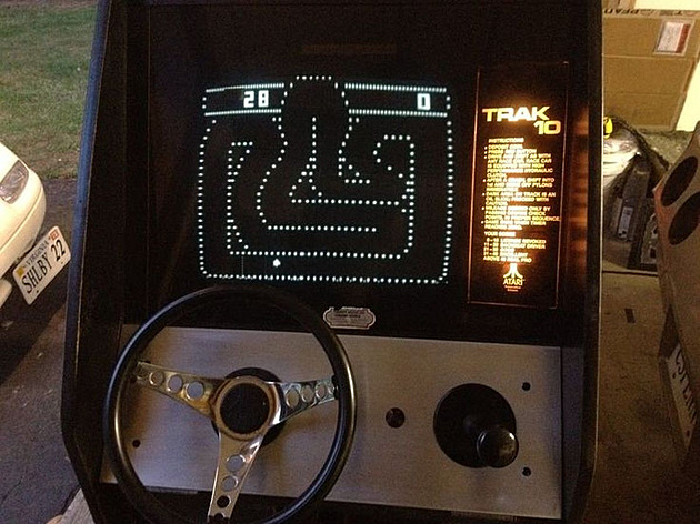 Od shluku pixelů až po fotorealismus. Jak se vyvíjela grafika závodních her