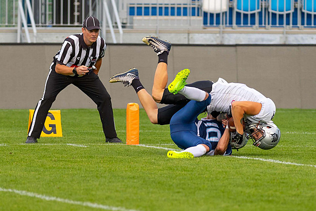 Steelers přetlačili Knights. Slovenské derby rozhodne o dalším semifinalistovi